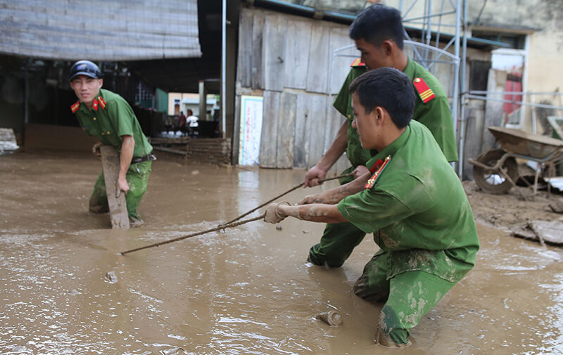 6 người chết 2 người mất tích trong mưa bão số 4